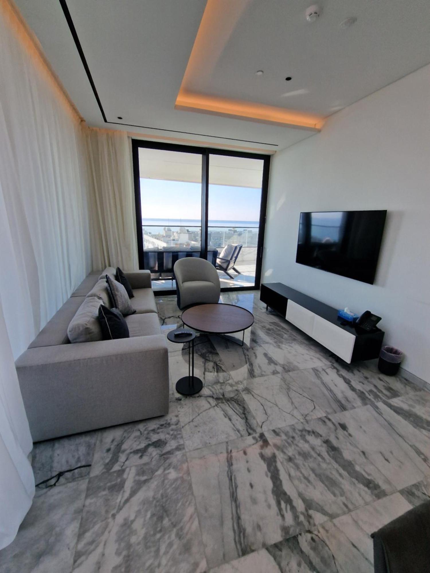 Luxury Private Apartments - リマソール エクステリア 写真
